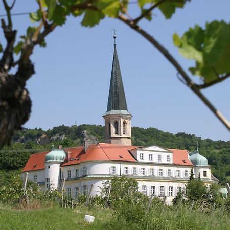 Готель Schloss Ґумпольдскірхен Екстер'єр фото